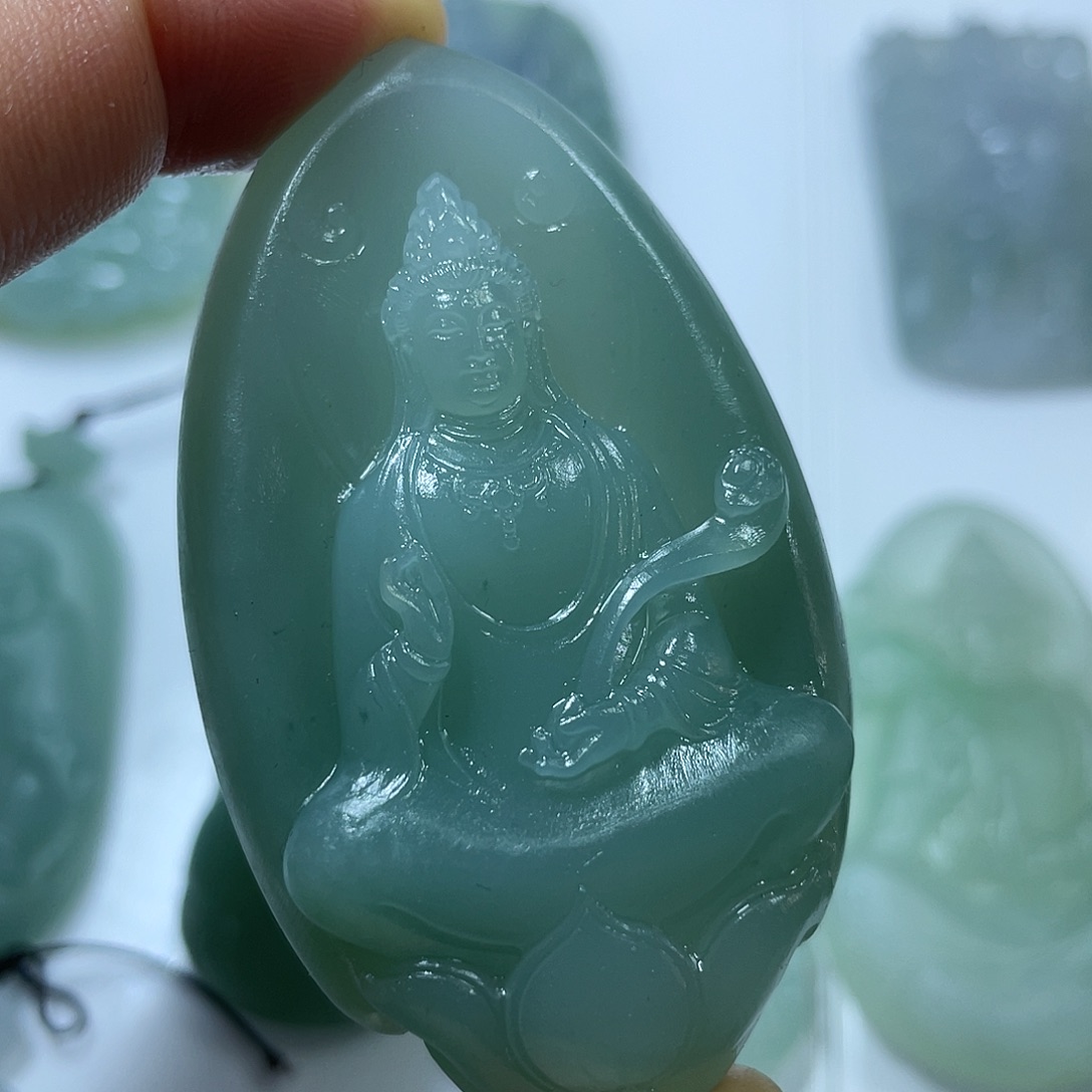 定制翡翠未镶嵌挂件