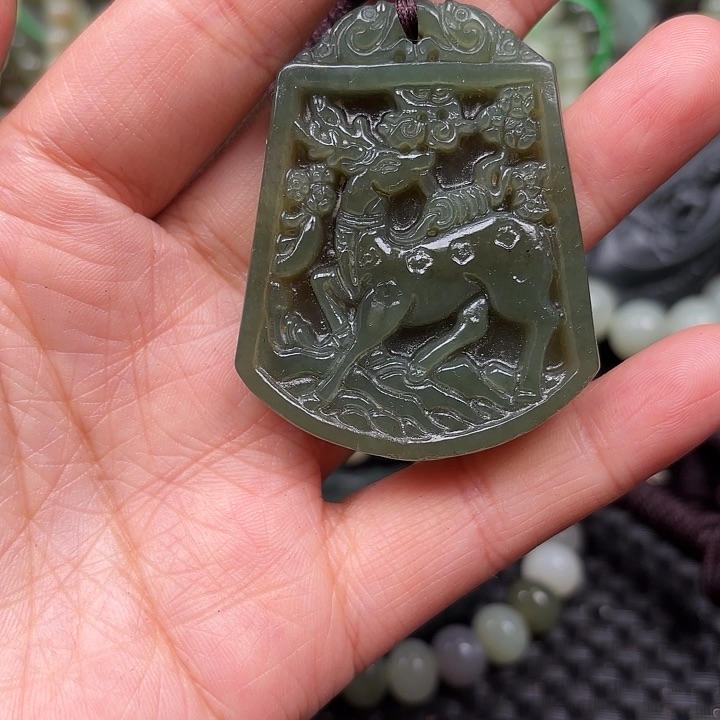 和田玉颈饰未镶嵌