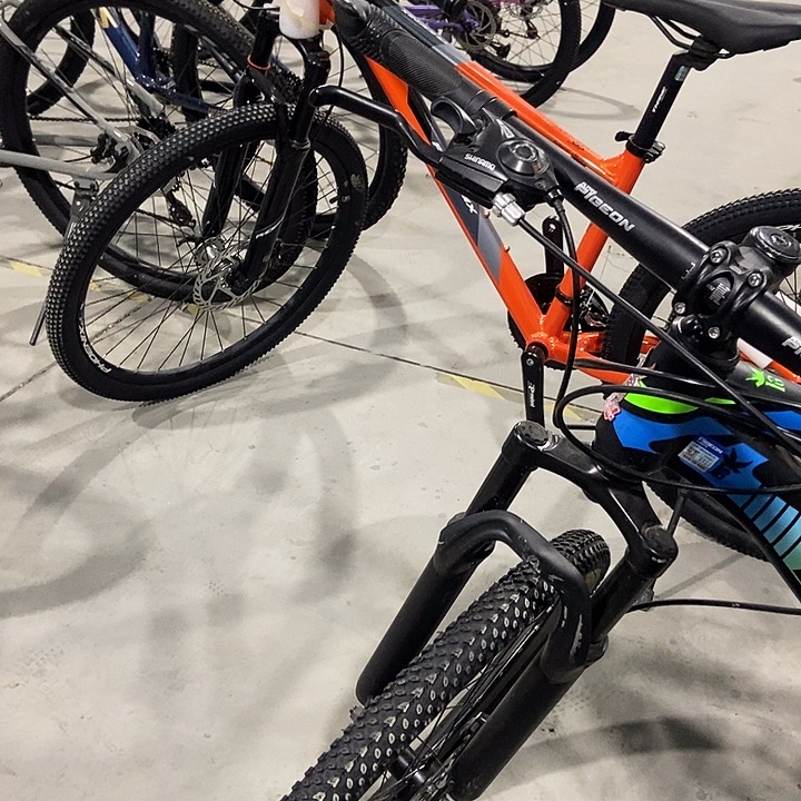 特价运损微瑕山地