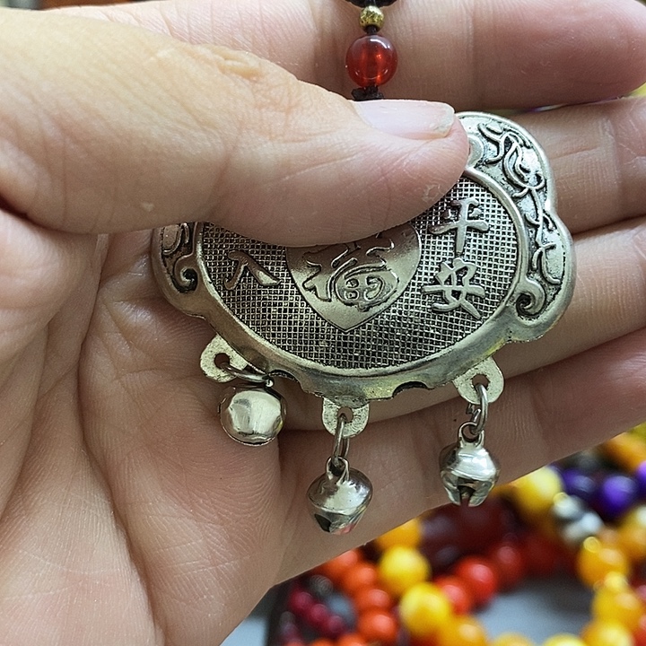 2335588988899878988888