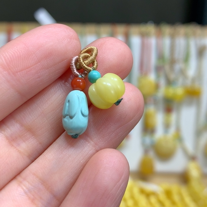 蜜蜡裸石未镶嵌配饰