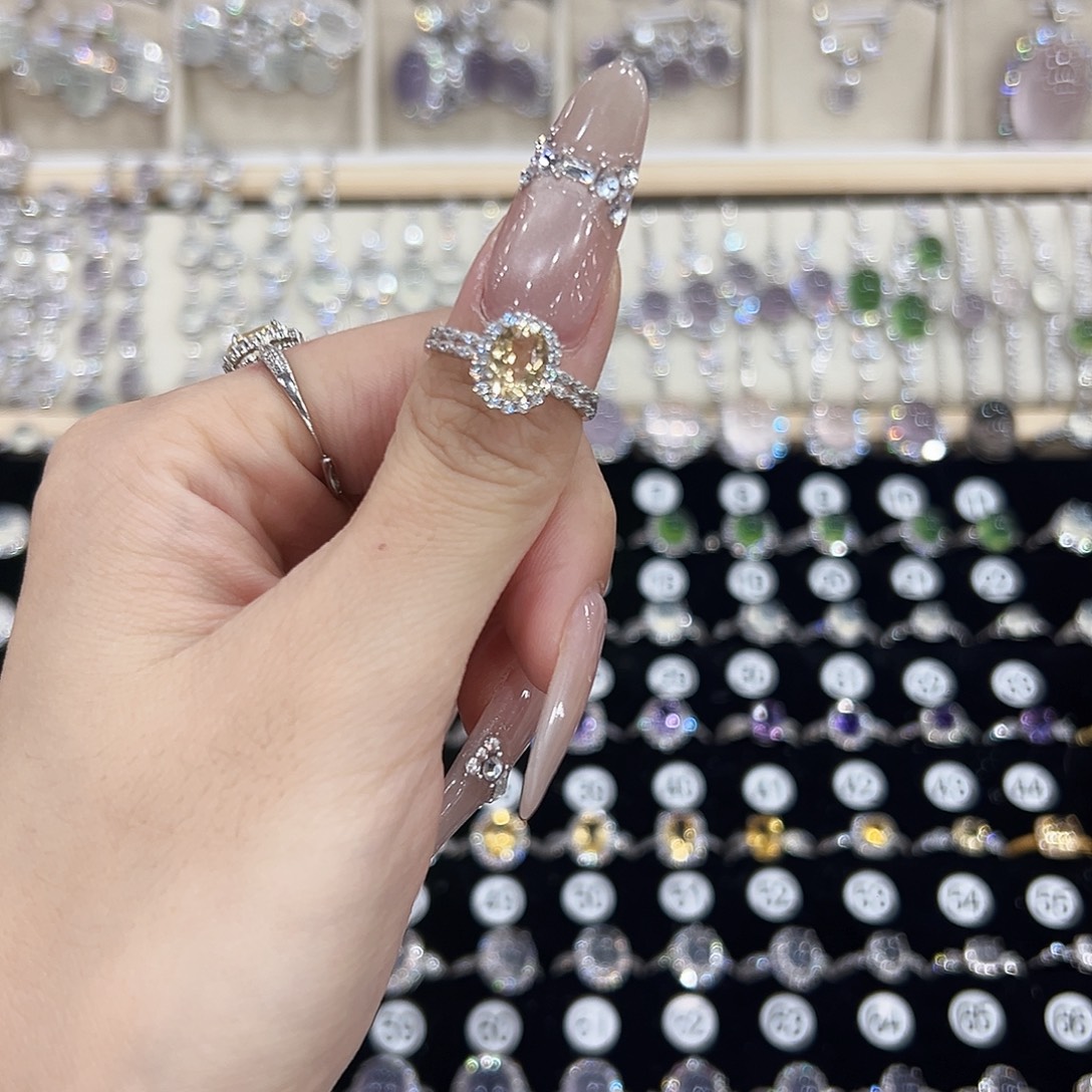 咕***嘟银S925镶嵌戒指黄晶