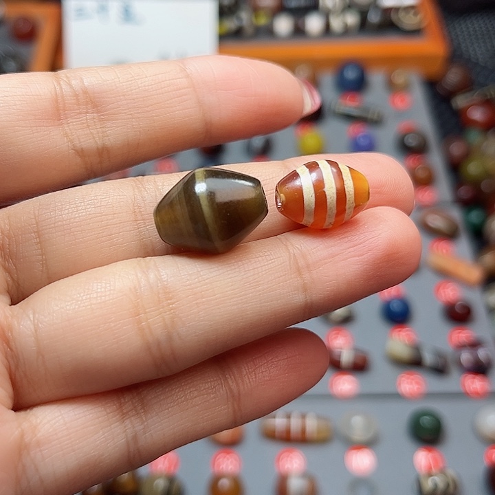 未镶嵌玛瑙/玉髓珠宝半成品?*