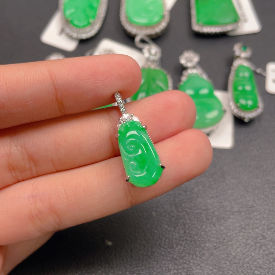 翡翠银S925镶嵌颈饰