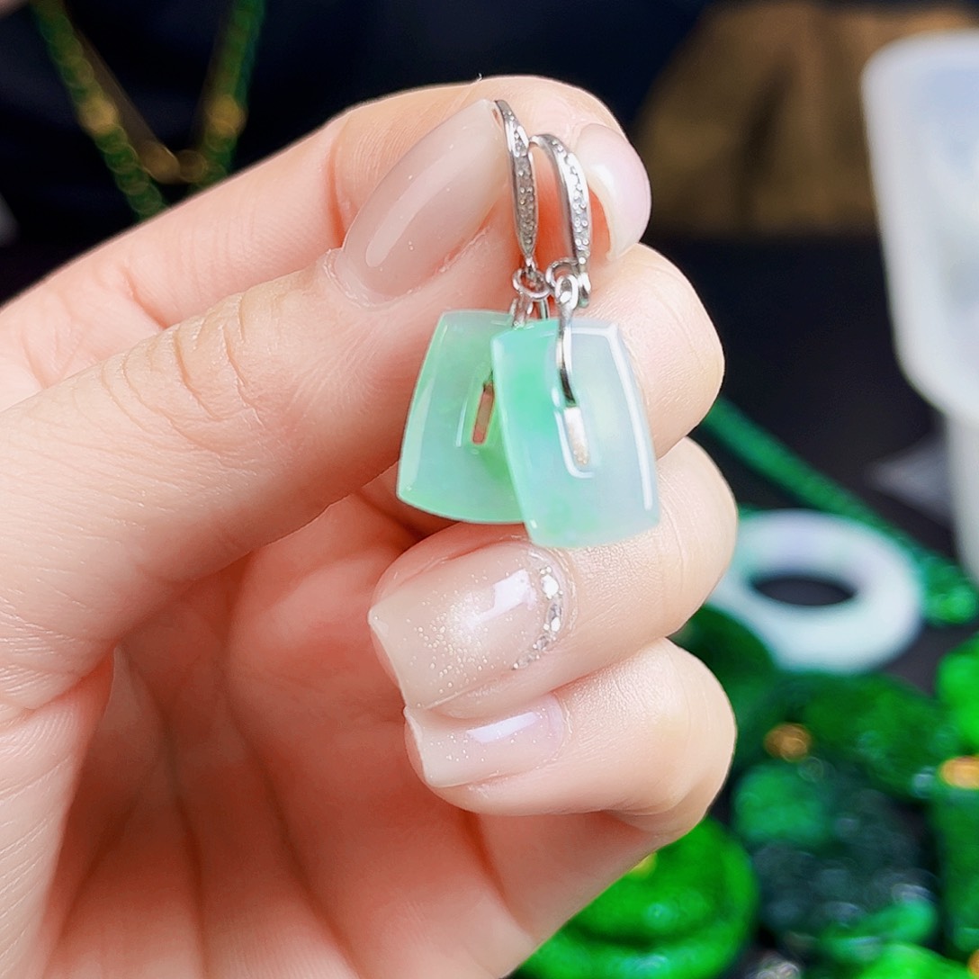 颈饰银S925镶嵌翡翠多样性