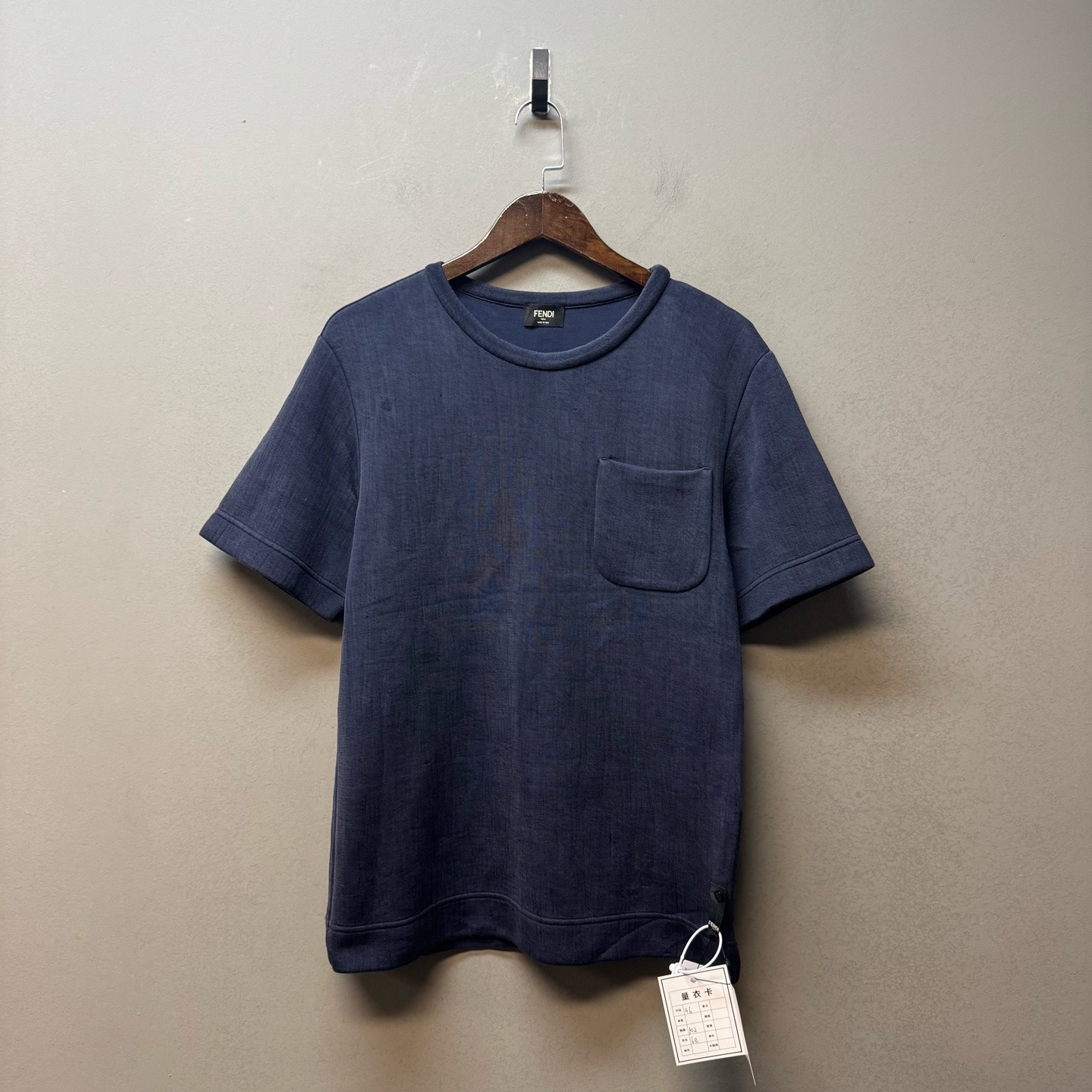 一口价 FENDI 芬迪/20616/ 深蓝色口袋短袖 46码 A级