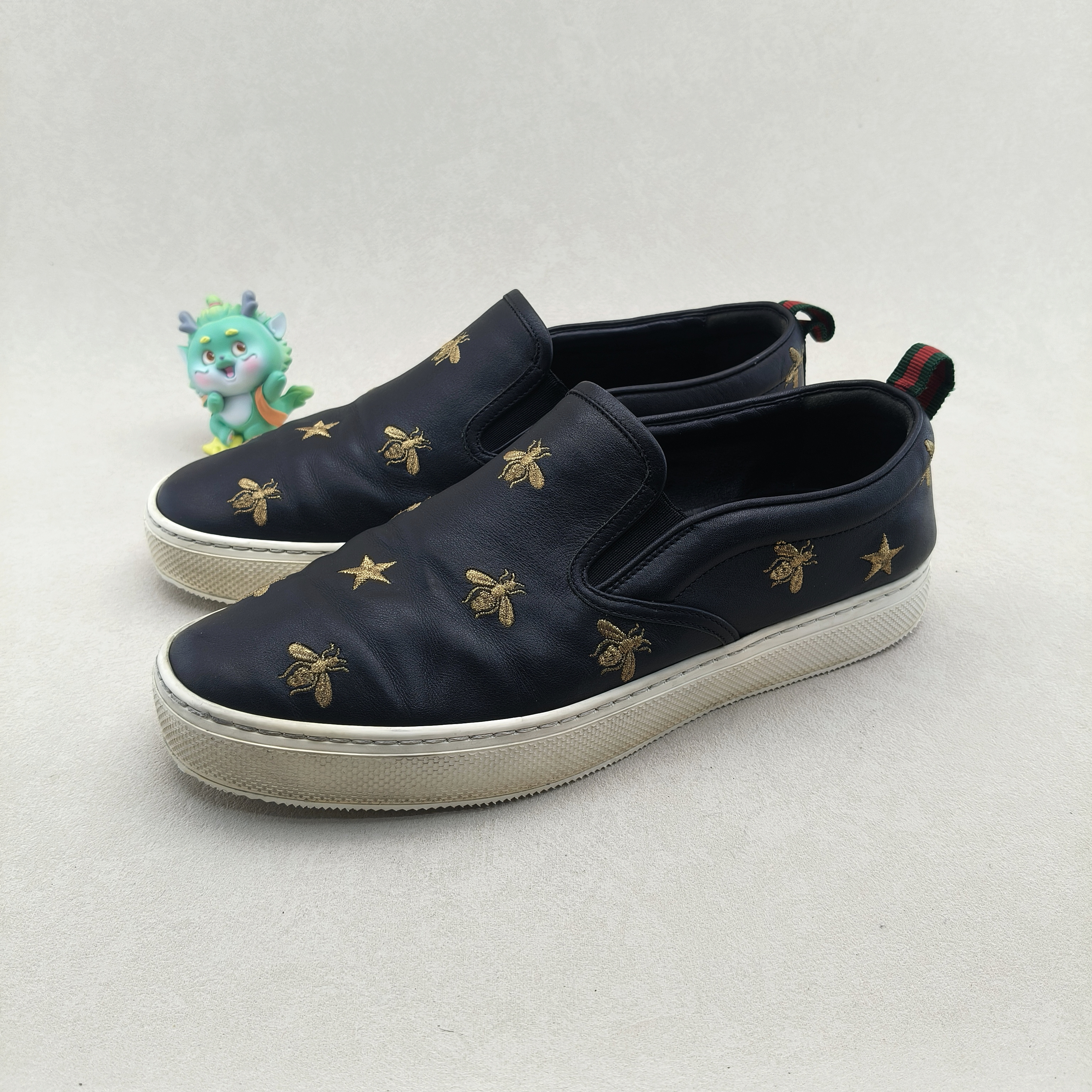 95新 GUCCI/古驰 42.5码/黑色蜜蜂刺绣大logo一脚蹬 低帮休闲板鞋