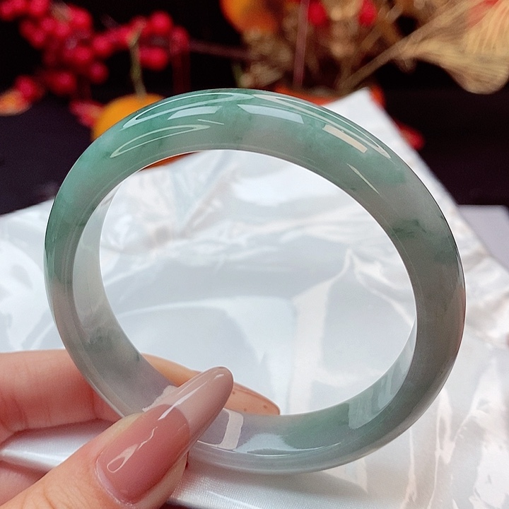 翡翠手镯未镶嵌57圈