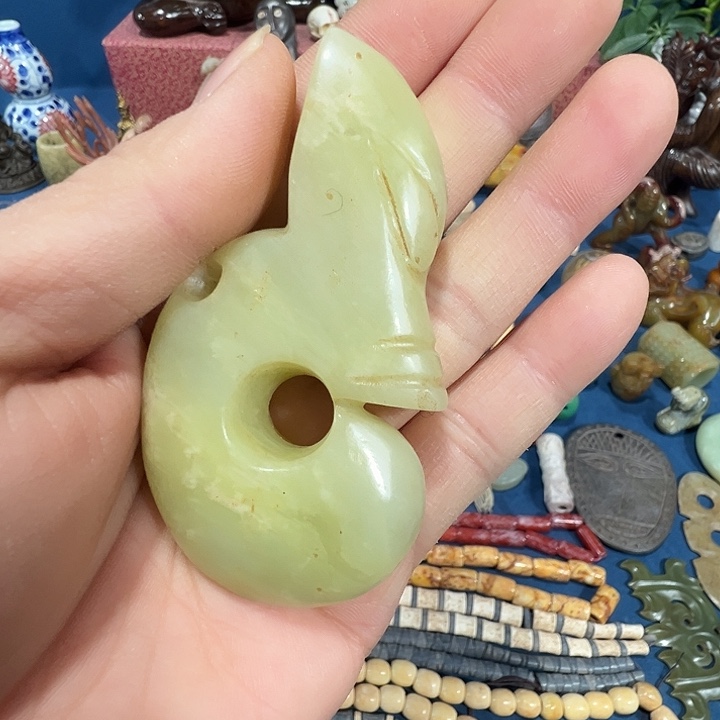 存***真透闪石质玉未镶嵌挂件