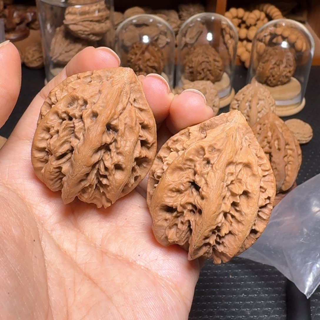 文玩核桃把件八棱龙骨