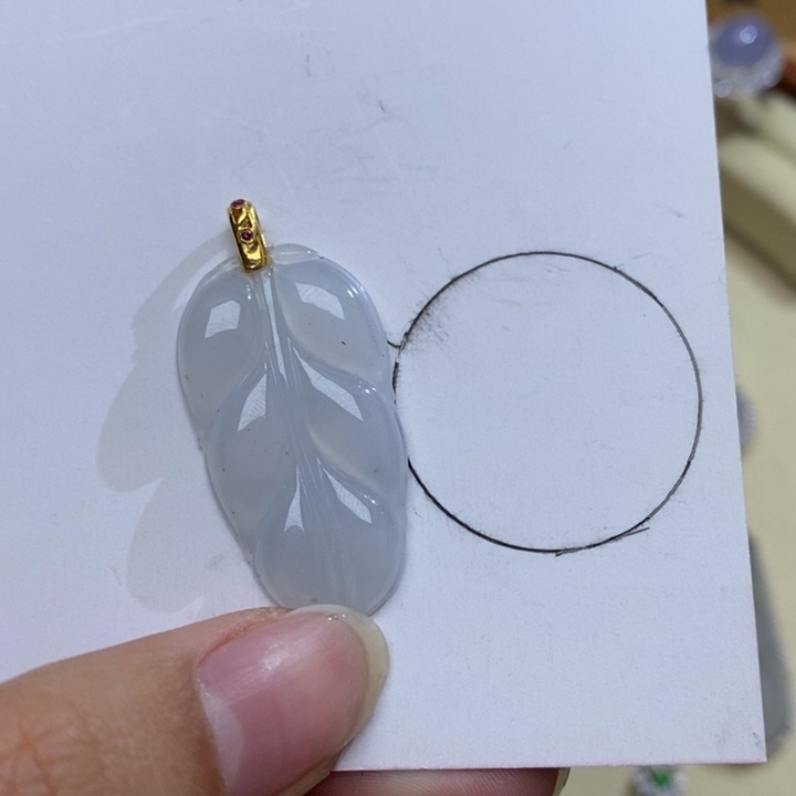 翡翠颈饰未镶嵌…