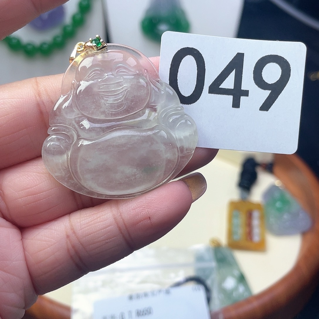 翡翠吊坠(赠链)未镶嵌