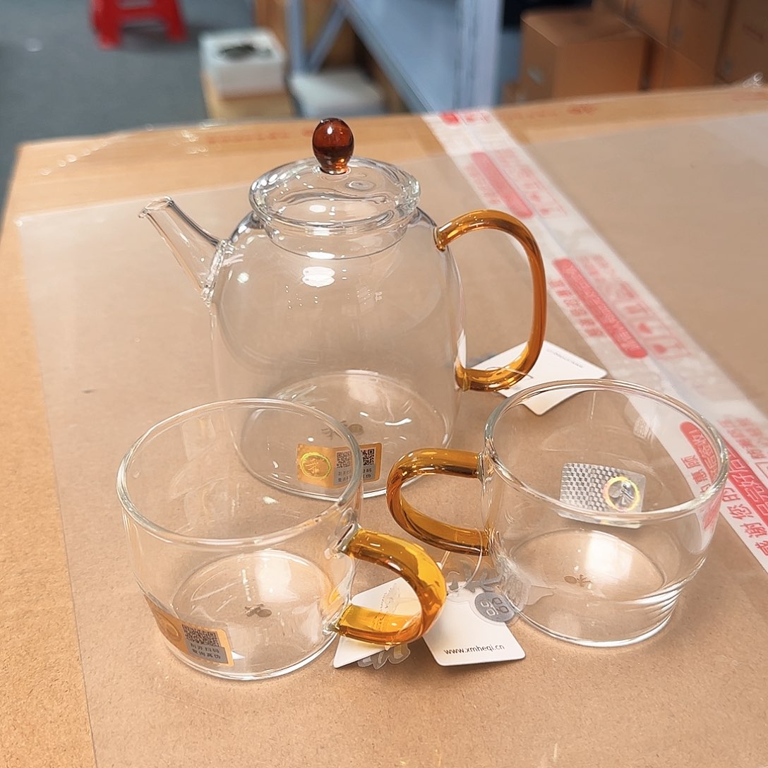 禾器宴臣壶琥珀色加对杯