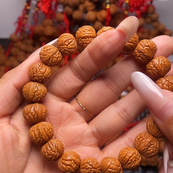 木质类龙纹桃枭挂件