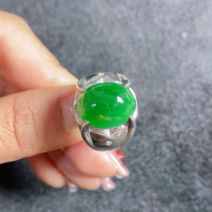 翡翠挂件银S925镶嵌蛋面男戒