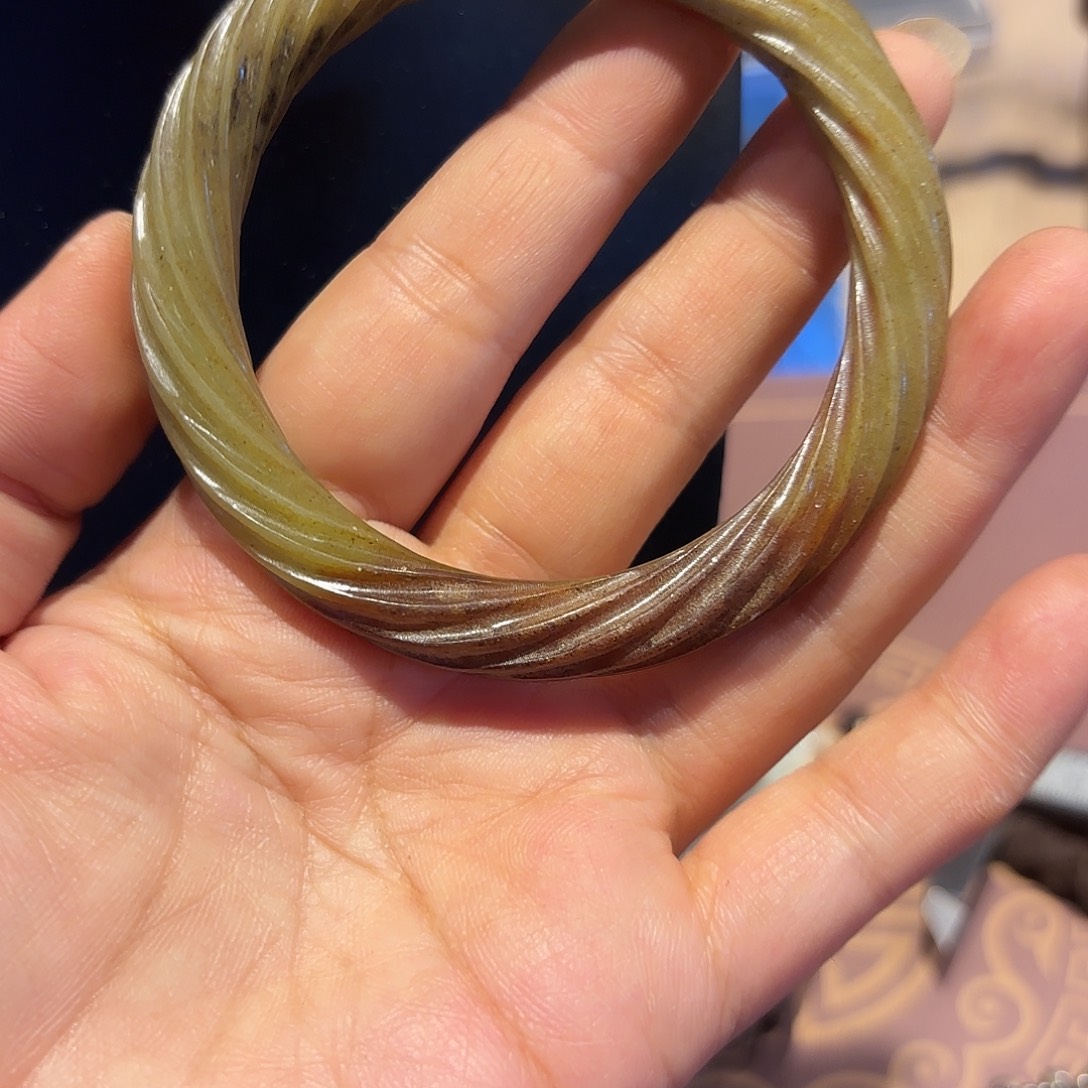 和田玉（糖玉）未镶嵌手镯原创