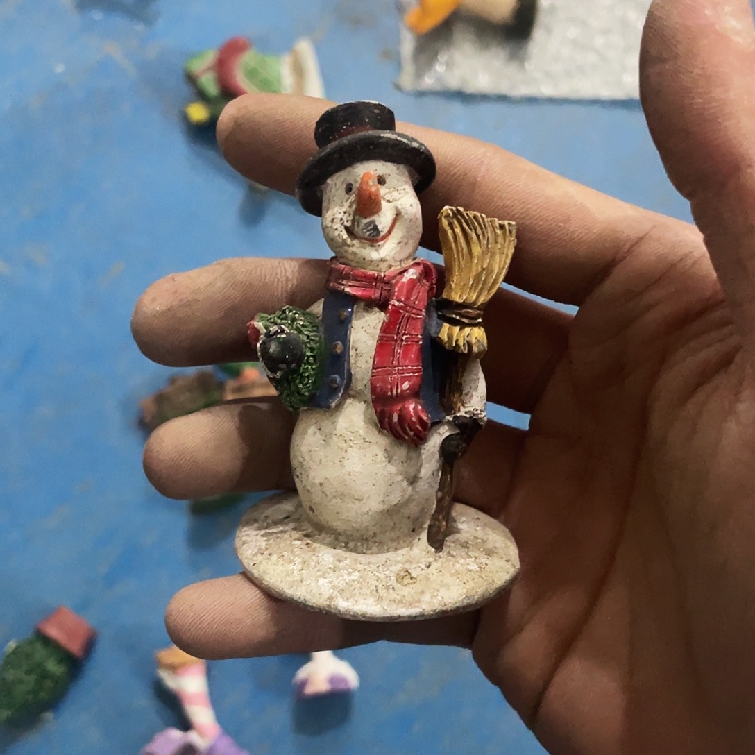 摆件奈**米  磕碰。         