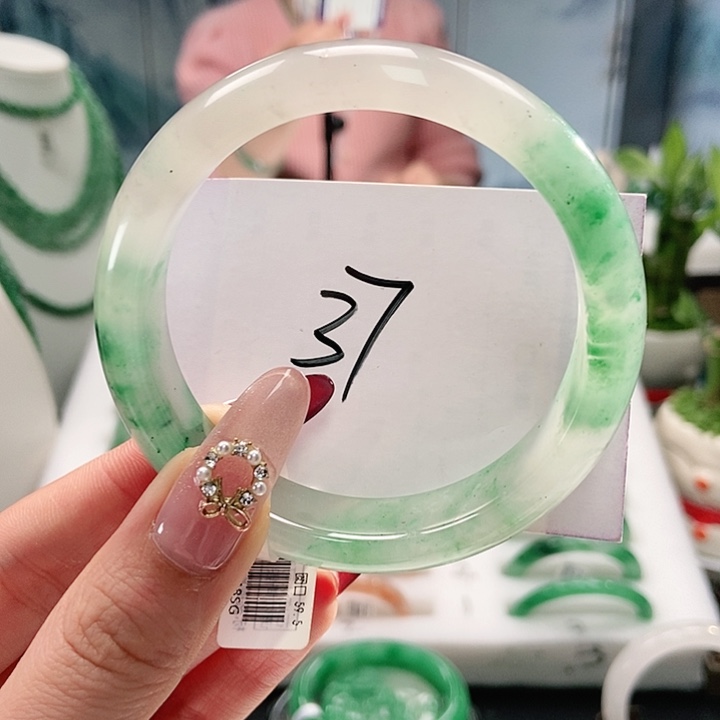 石英质玉手镯未镶嵌天然A货非洲翠手镯