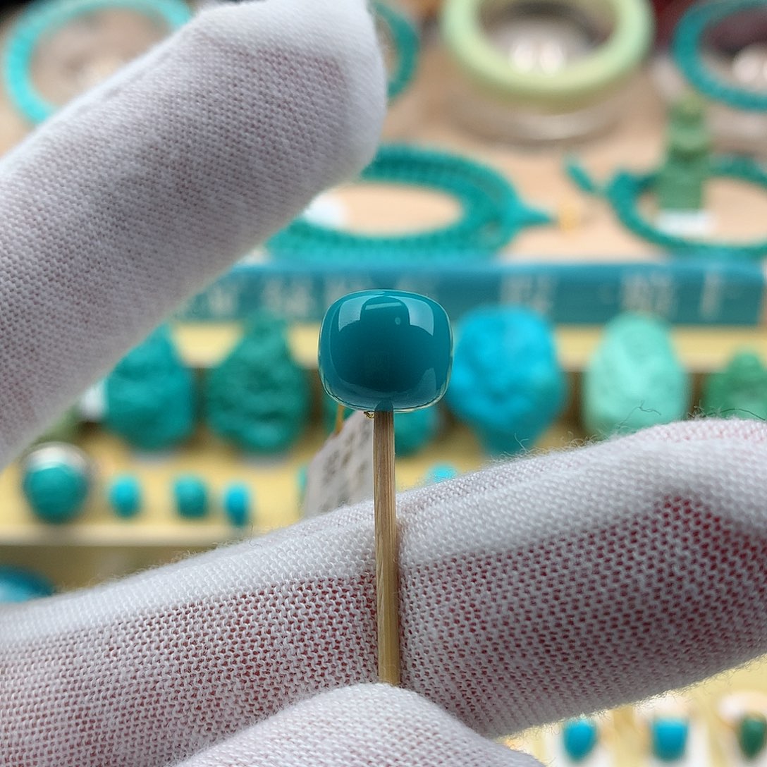 绿松石颈饰未镶嵌