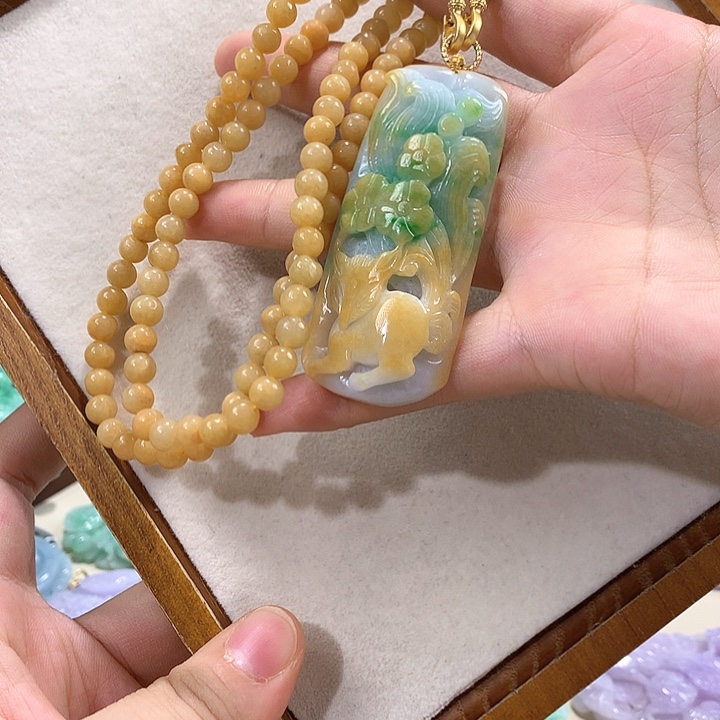 翡翠未镶嵌颈饰翡翠吊坠