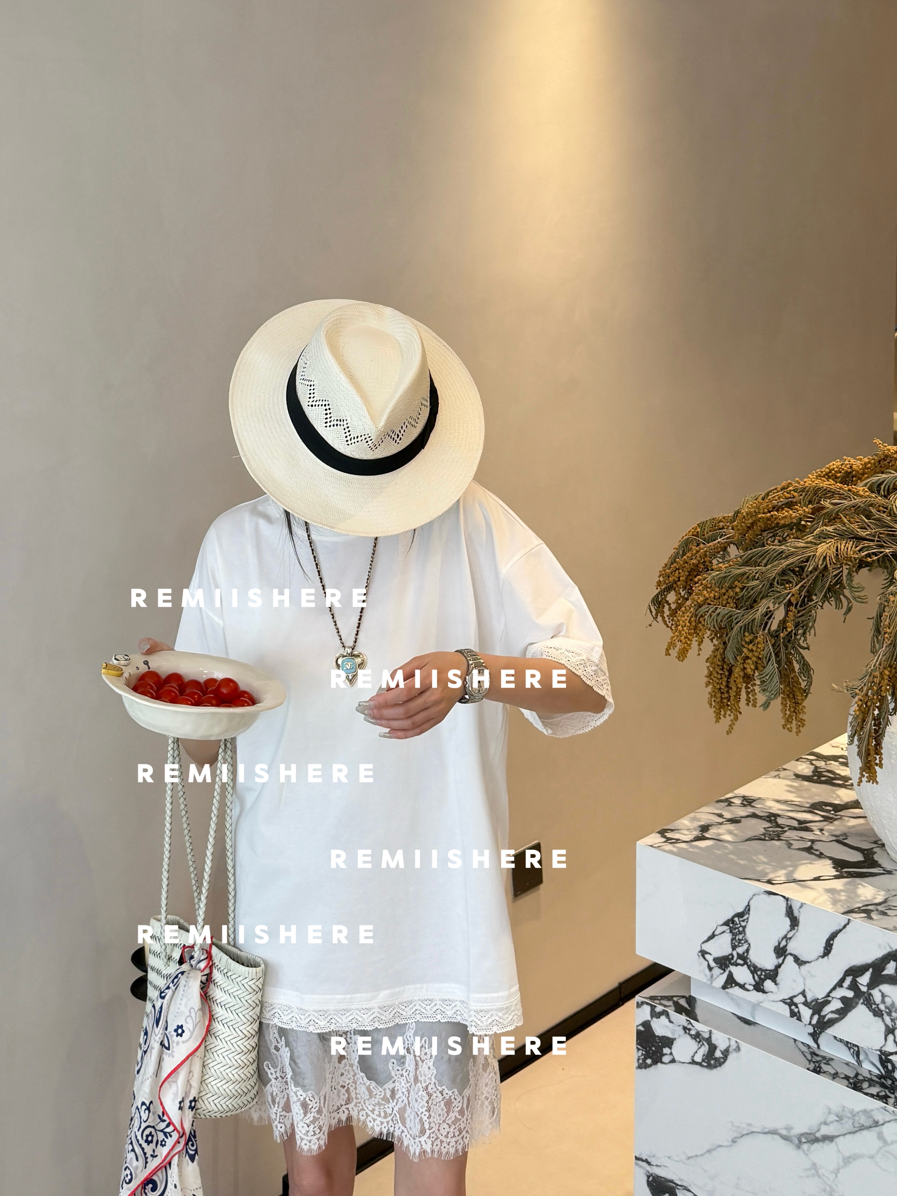 Remiishere.‘‘花白‘’设计感镂空休闲蕾丝花边短袖RH333