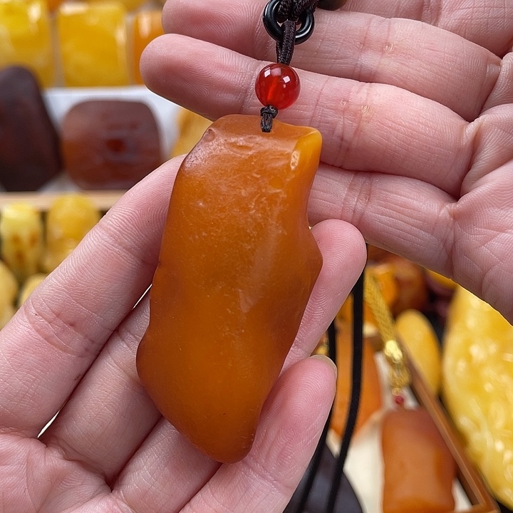 未镶嵌颈饰蜜蜡15.8克