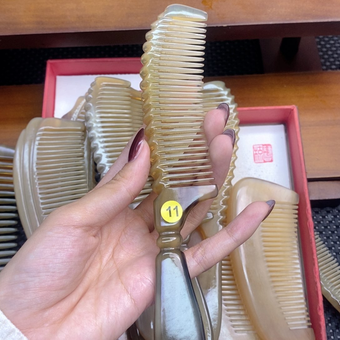 纯手工制作纯牛角梳子小**@