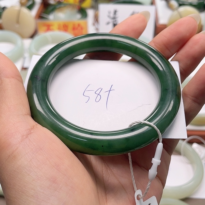 未镶嵌手镯和田玉