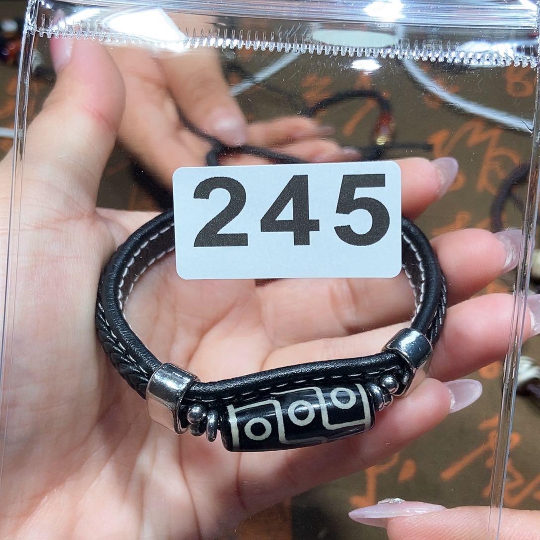 玛瑙/玉髓颈饰未镶嵌¹**安