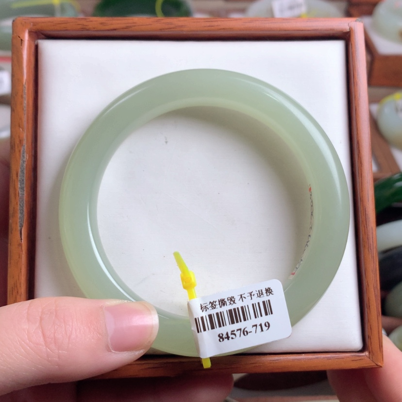 【闪购商品】和田玉手镯未镶嵌