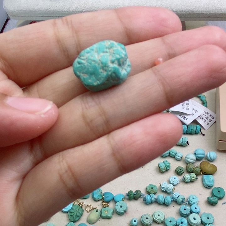 薄***糖南红玛瑙未镶嵌珠宝奇石