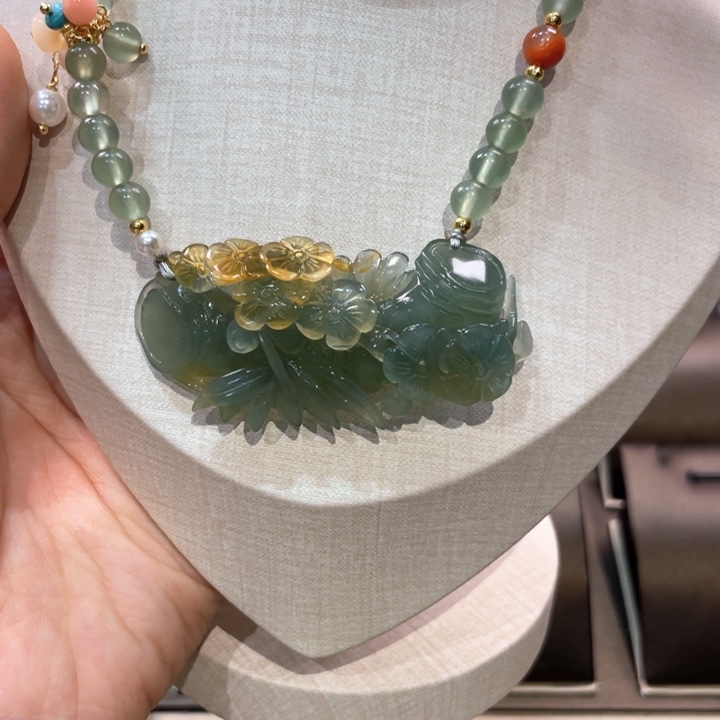 蛇纹石玉未镶嵌吊坠(赠链)