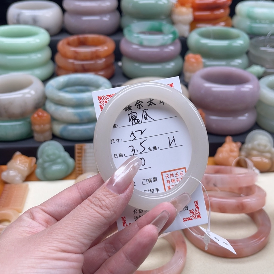 石英质玉38女神节未镶嵌窝*?