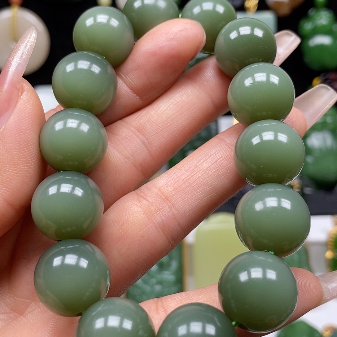 和田玉颈饰未镶嵌卡16细猫眼