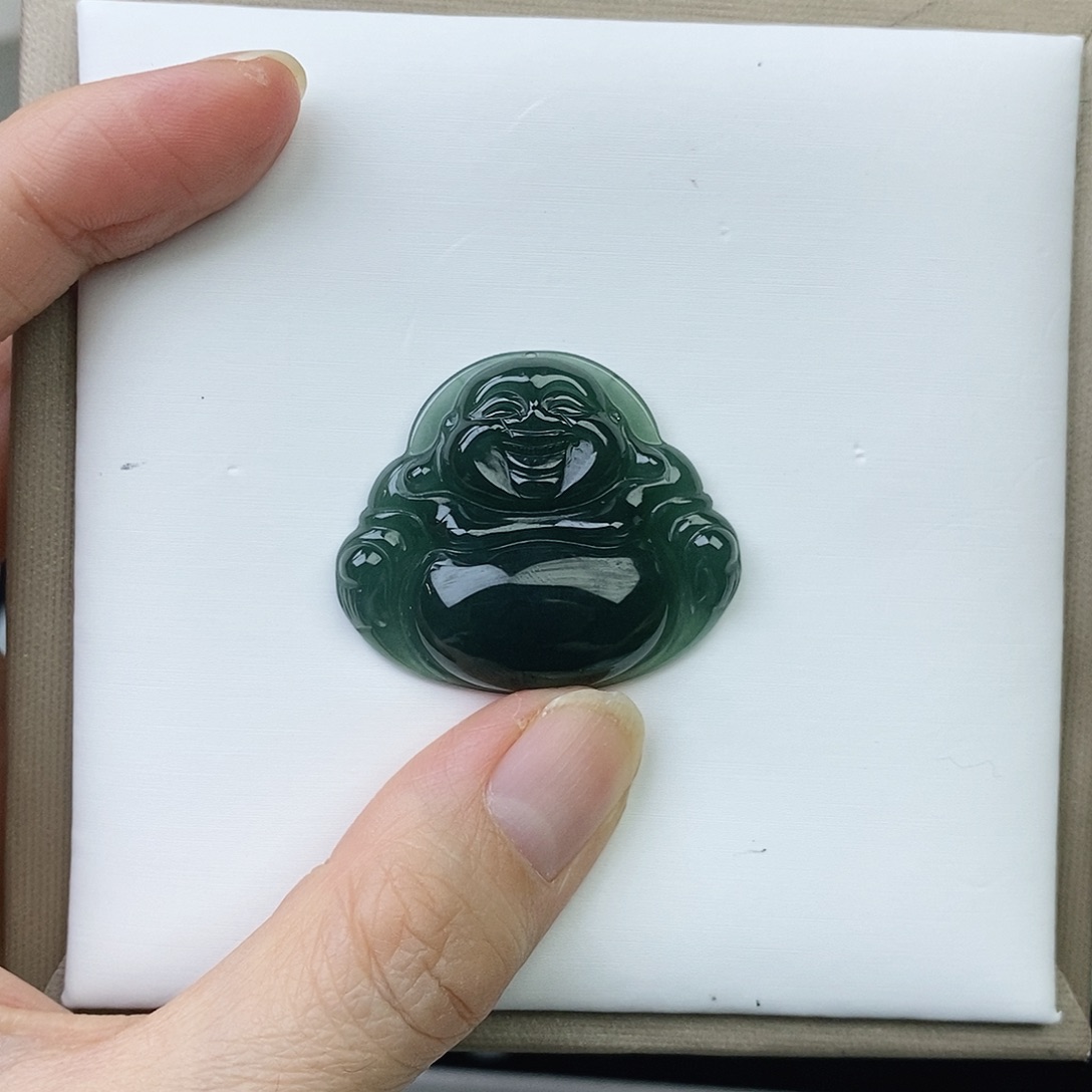 三***月翡翠未镶嵌颈饰佛公