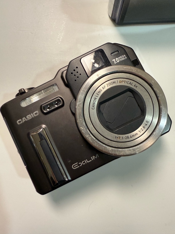 9新 Casio/卡西欧 卡西欧p700 740w像素 6倍光学变焦