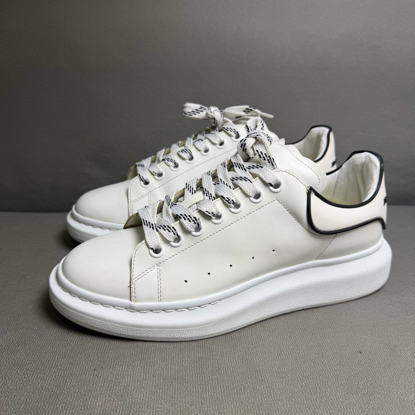 95新 Alexander McQueen/亚历山大·麦昆 休闲低帮板鞋 42码