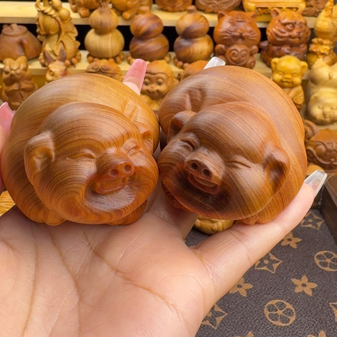 赵***柏木（崖柏）崖柏小猪一对，一物一拍