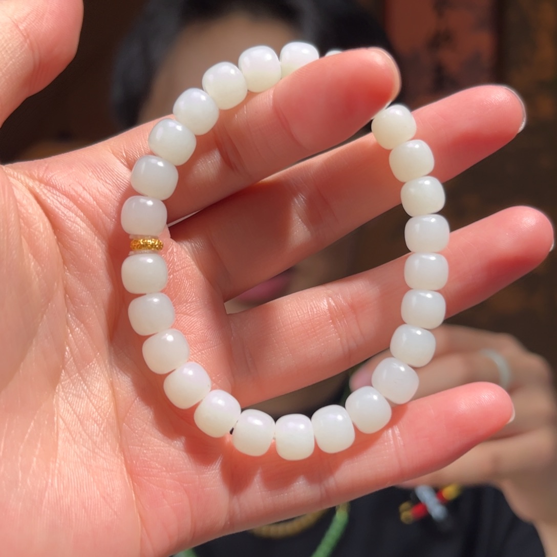 18K金镶嵌手串和田玉俄白老型珠8mm1350