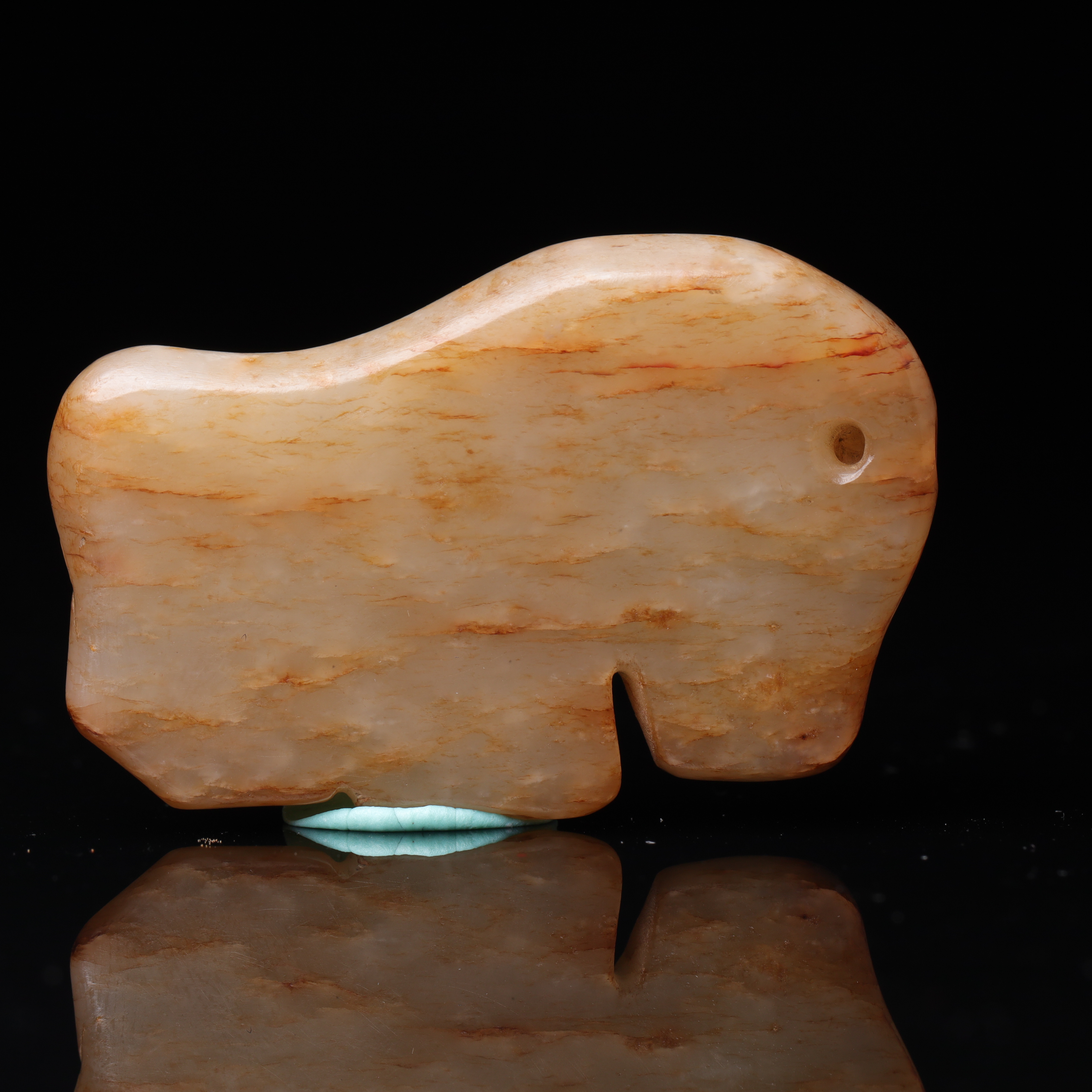 明代和田玉玉牛花件-LM