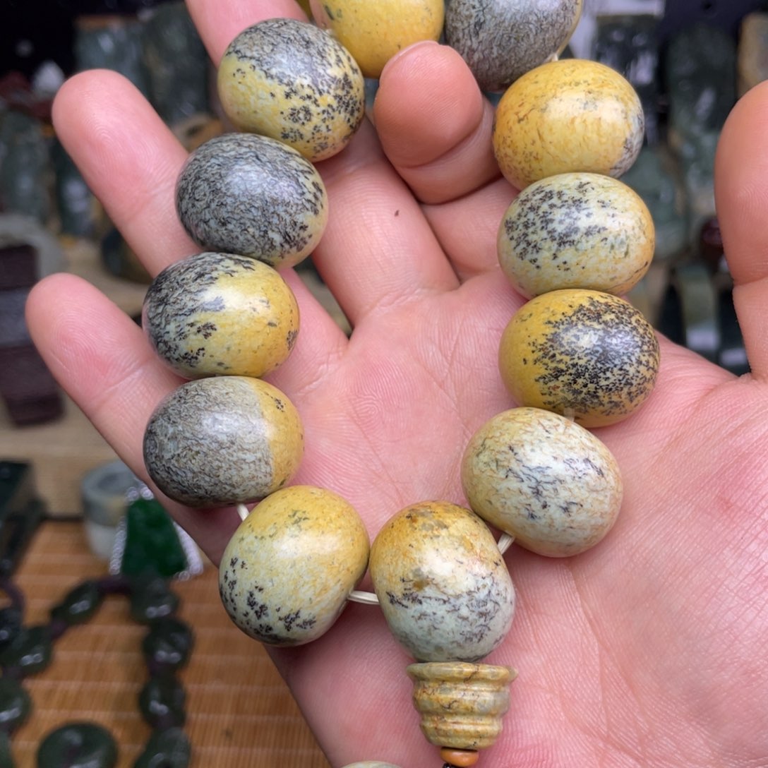 岫岩河磨玉（透闪石质玉）未镶嵌颈饰25×19