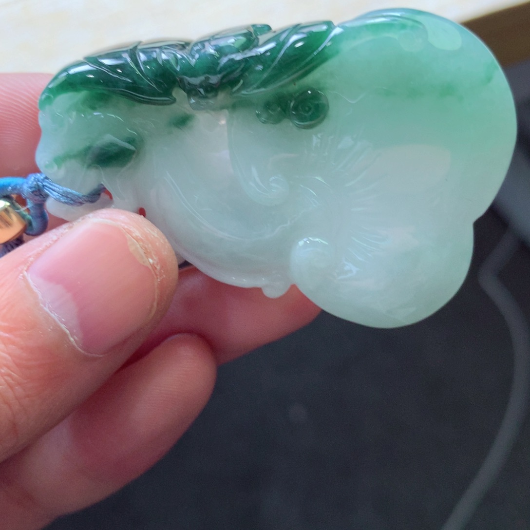 翡翠颈饰未镶嵌吊坠