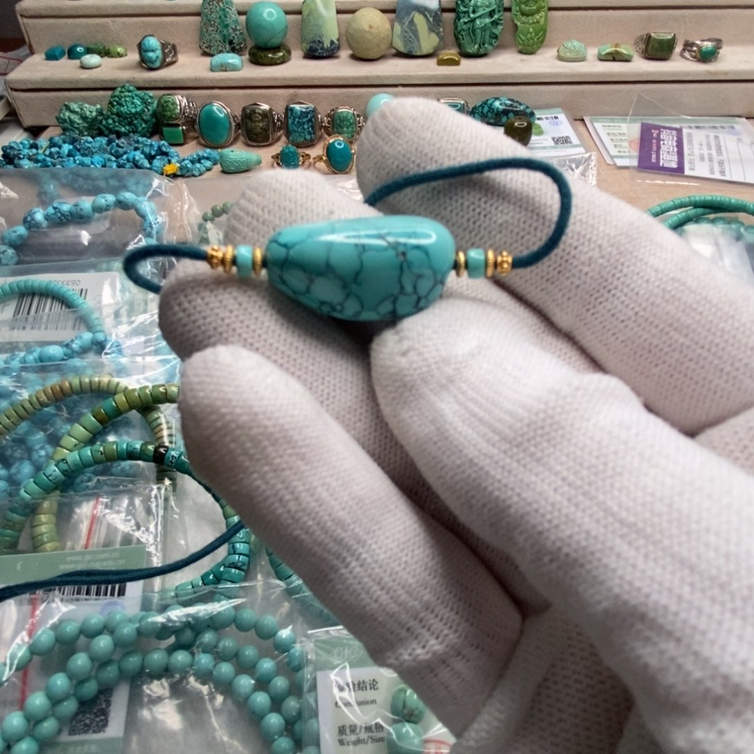 绿松石未镶嵌珠宝奇石