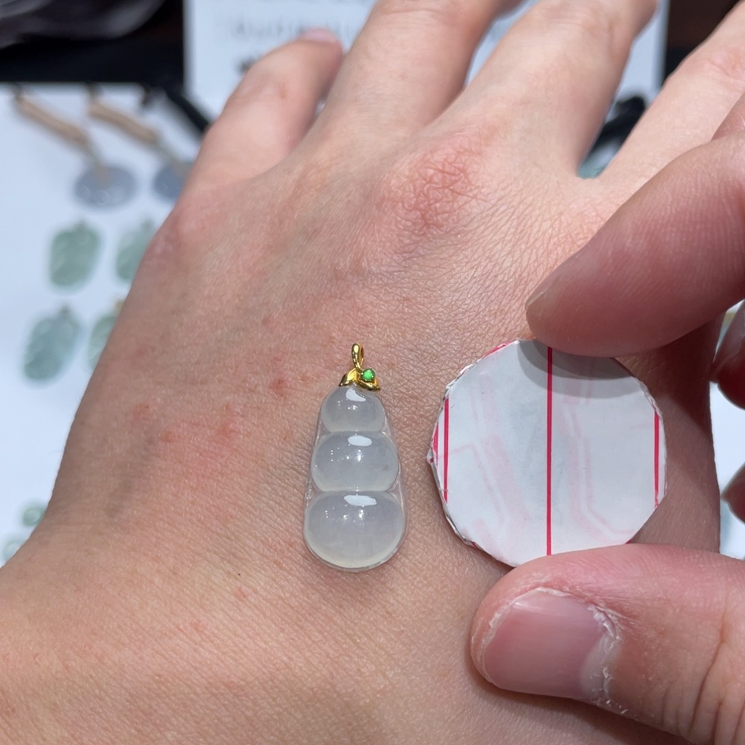 翡翠颈饰18K金镶嵌多样性