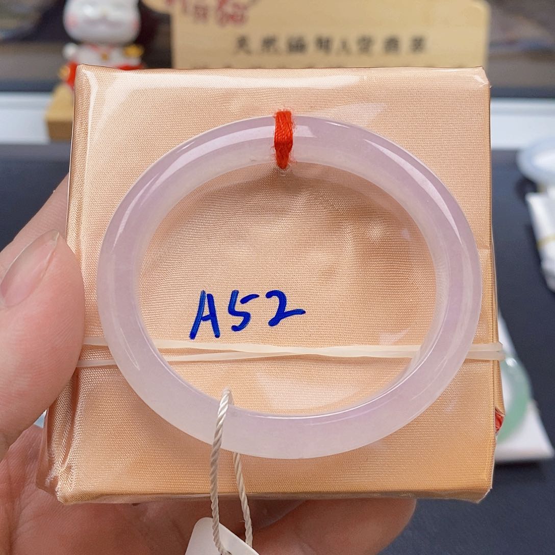 翡翠手镯未镶嵌翡翠手镯