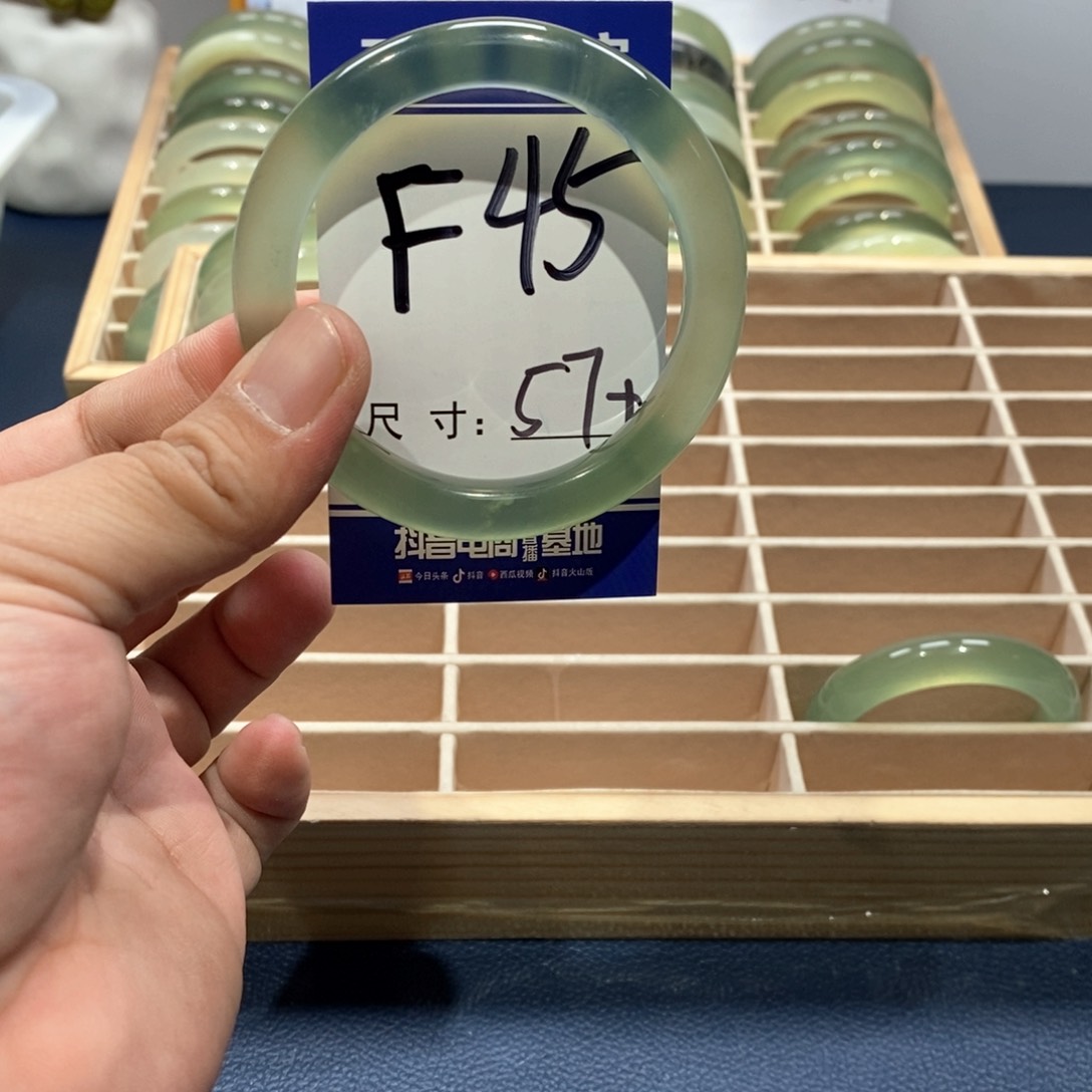 岫玉手镯未镶嵌手镯