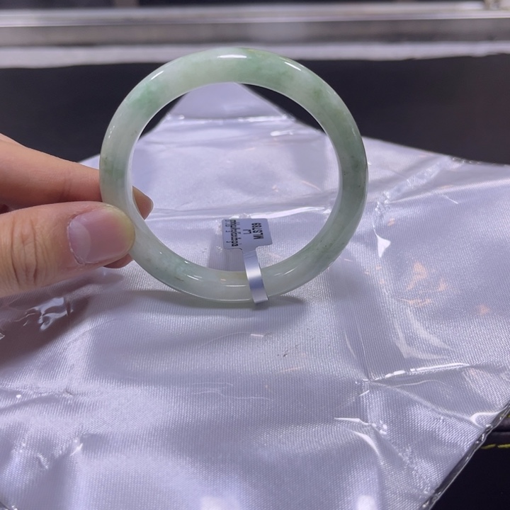 翡翠手镯未镶嵌天然A货翡翠缅料手镯多样性发货团购发一件