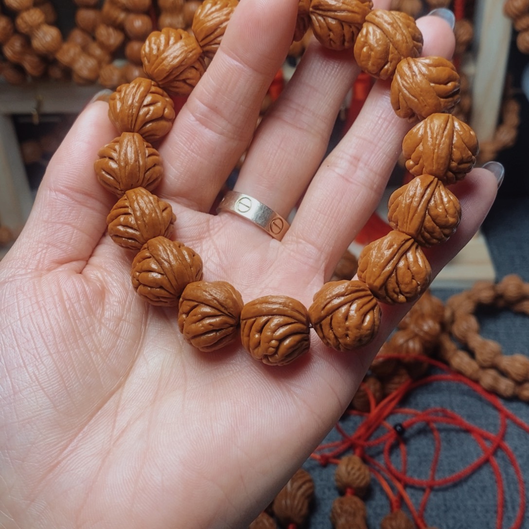 桃核吊坠龙纹桃枭