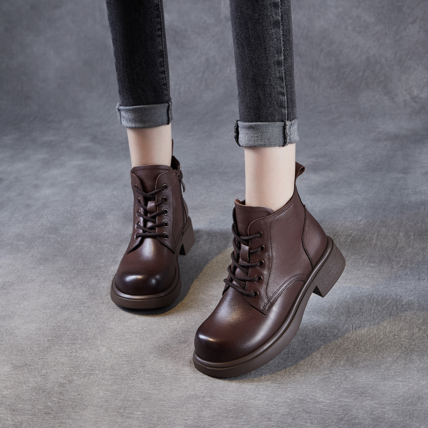 老张手工真皮马丁靴女2025秋季新款英伦风复古系带休闲百搭短靴女