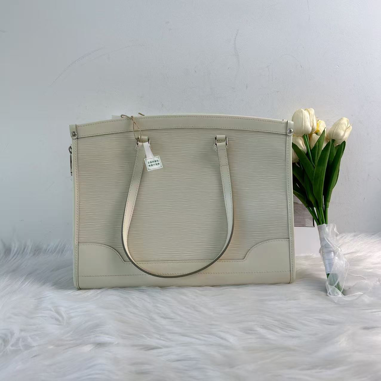 95新 LouisVuitton/路易威登 路易威登百搭白色水波纹手提托特